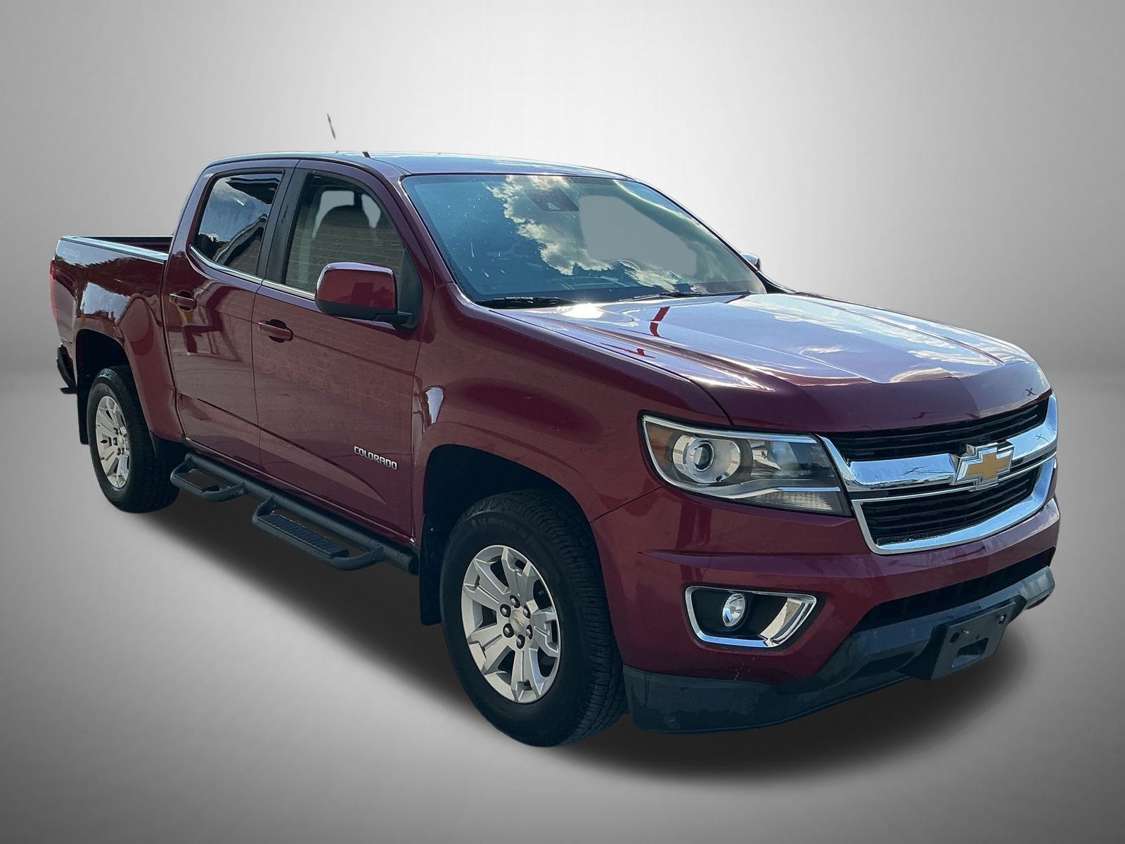 2020 Chevrolet Colorado LT photo 2