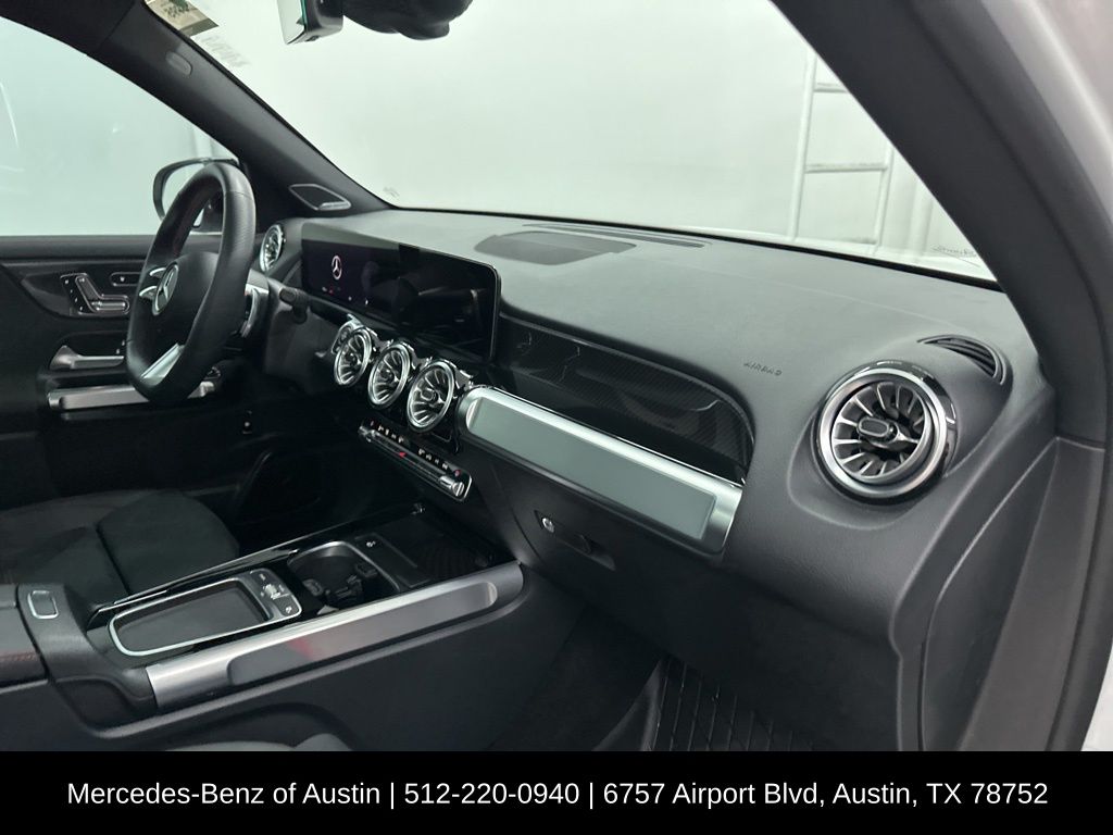 2024 Mercedes Benz GLB 250 photo 25