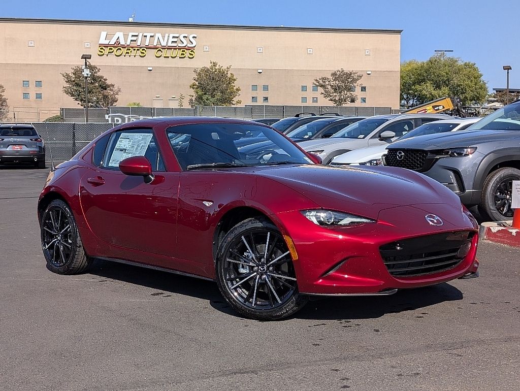 2025 Mazda MX-5 Miata Miata RF Grand Touring photo 2