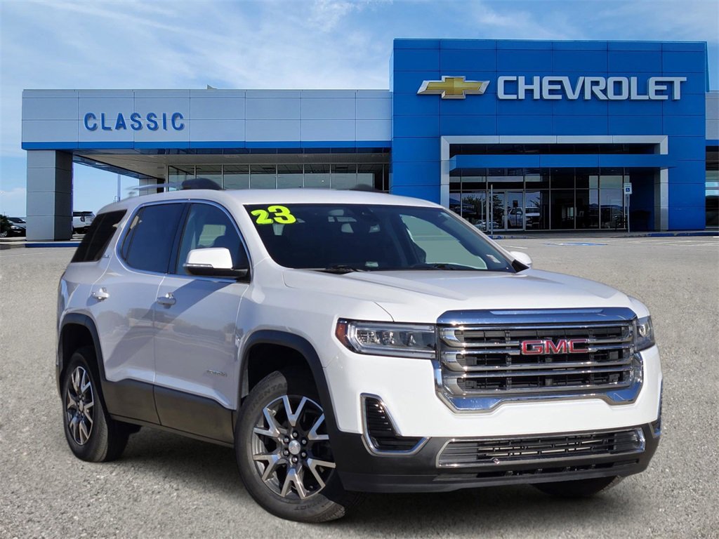 2023 GMC Acadia SLE's photo