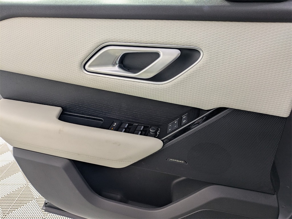 2023 Land Rover Range Rover Velar R-Dynamic S photo 25