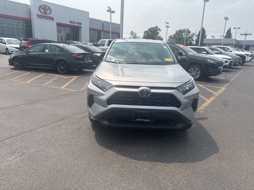 Used 2022 Toyota RAV4 LE with VIN 2T3F1RFV4NW322867 for sale in Kansas City