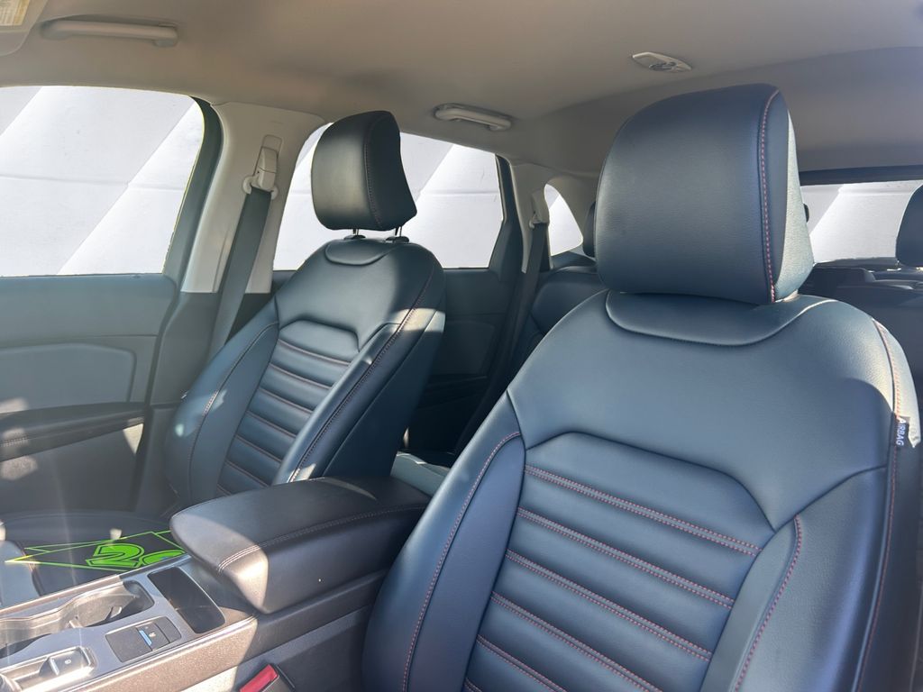 2024 Ford Edge SEL photo 6