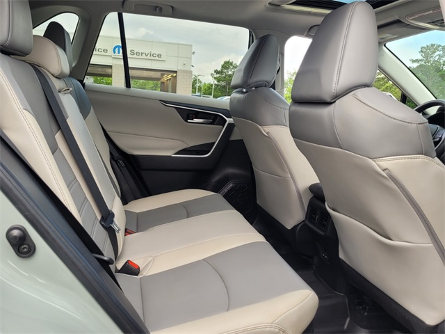 2022 Toyota RAV4 Hybrid XLE Premium photo 14