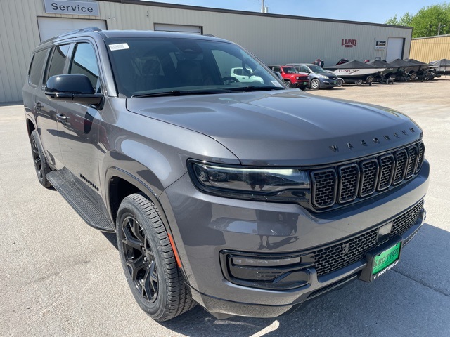 2025 Jeep Wagoneer L Series II photo 3