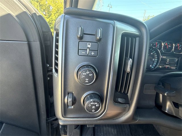 2016 Chevrolet Silverado 1500 photo 2