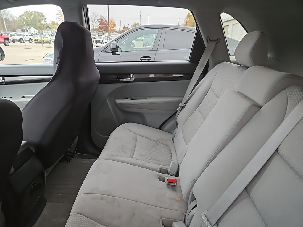 2011 Kia Sorento LX photo 4