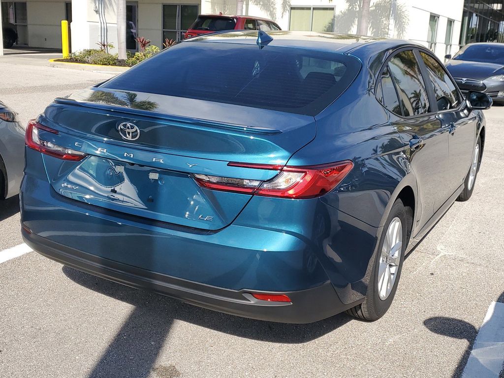 2025 Toyota Camry LE photo 5