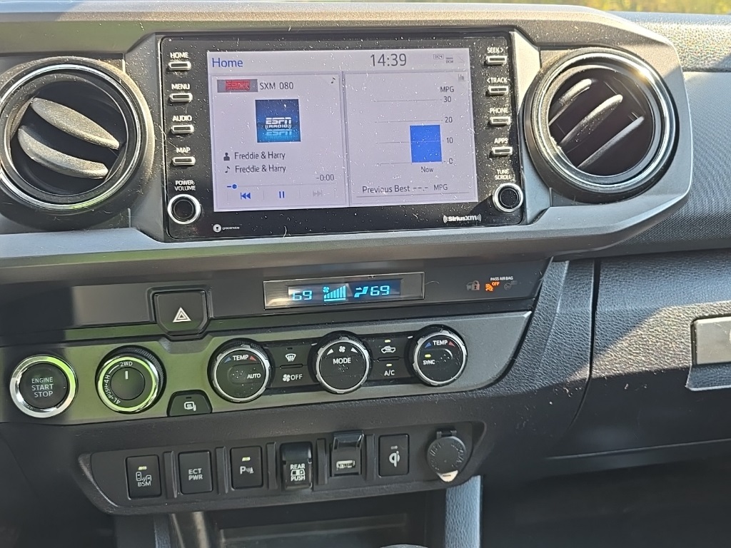 2021 Toyota Tacoma TRD Off-Road photo 22
