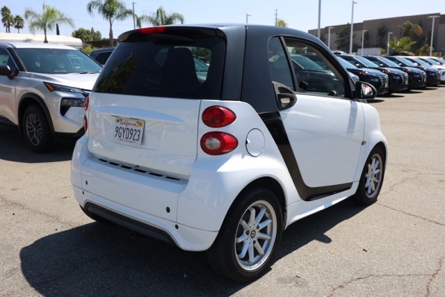 2016 Smart Fortwo Electric Drive photo 3