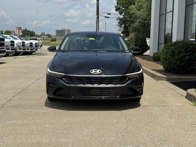 2025 Hyundai Elantra Hybrid Limited photo 14