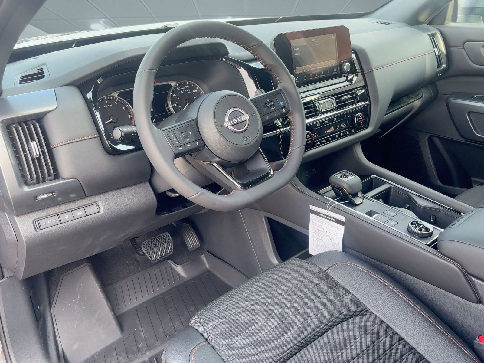 2025 Nissan Pathfinder Rock Creek photo 3