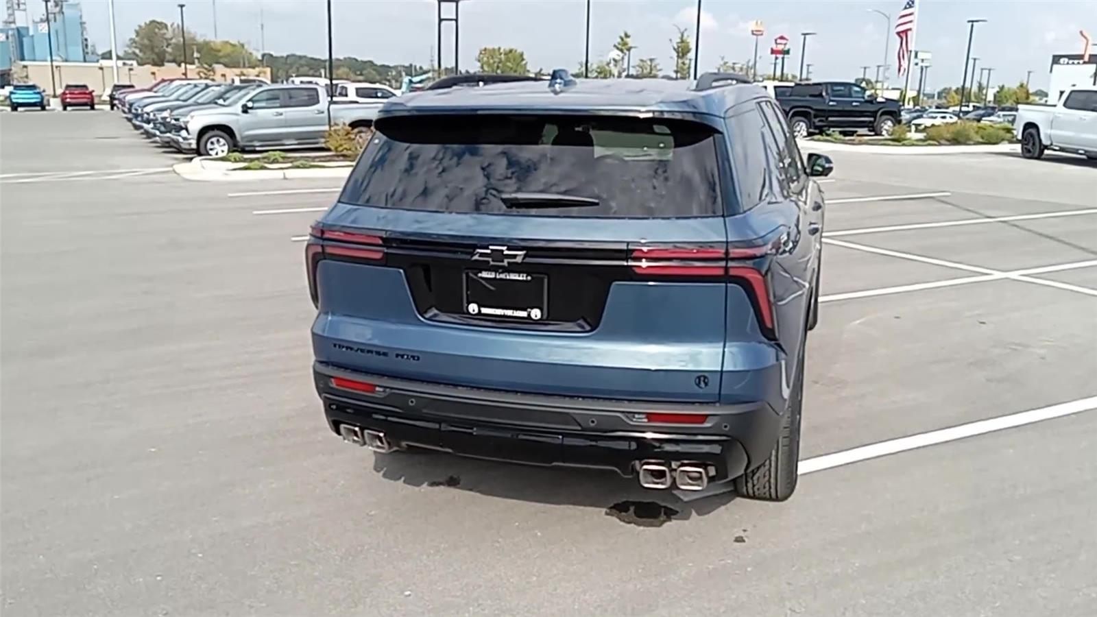 2026 Chevrolet Traverse photo 2
