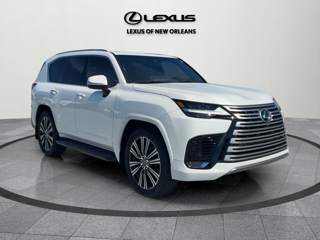 2025 Lexus LX Luxury's photo