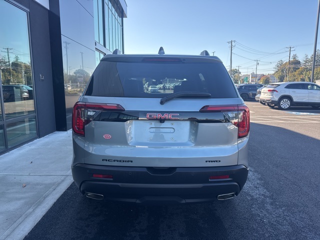 2023 Gmc Acadia SLT photo 2