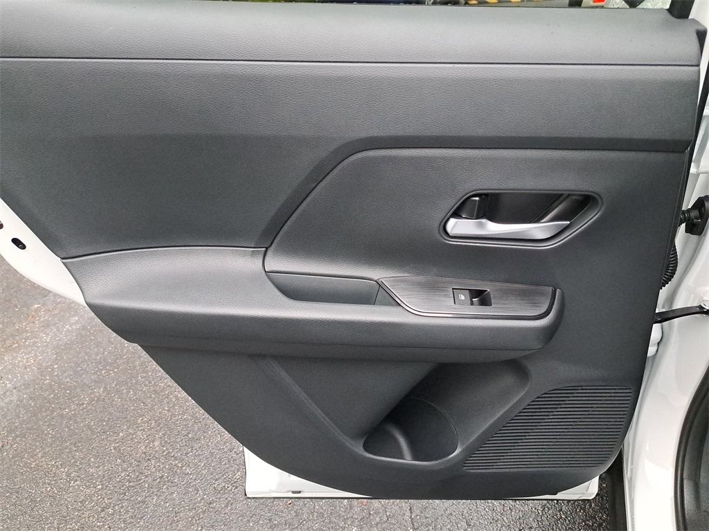 2026 Nissan Kicks SV photo 12