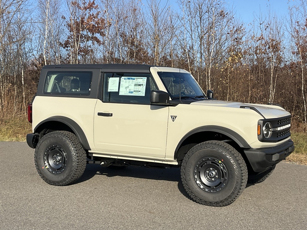2025 Ford Bronco 2-Door Base's photo