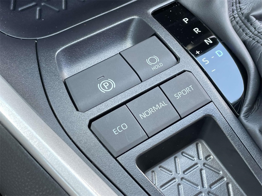2025 Toyota RAV4 LE photo 24