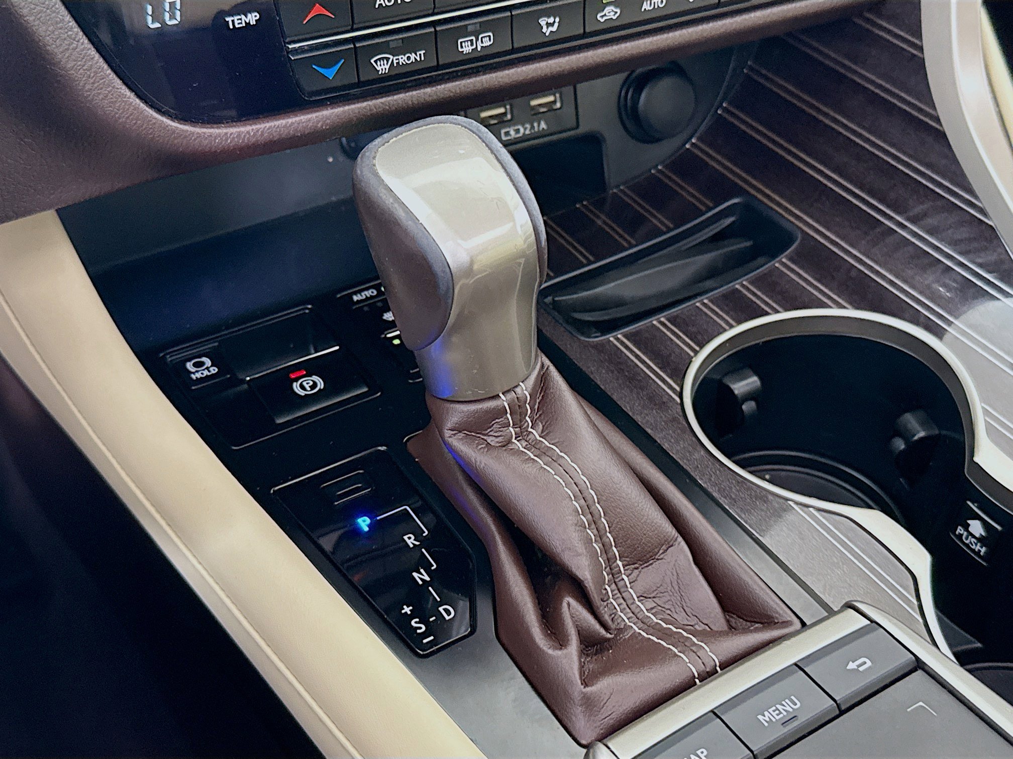 2020 Lexus RX 450hL Luxury photo 17