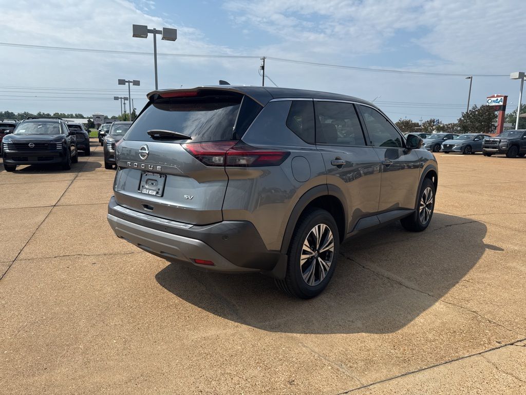 2021 Nissan Rogue SV photo 3