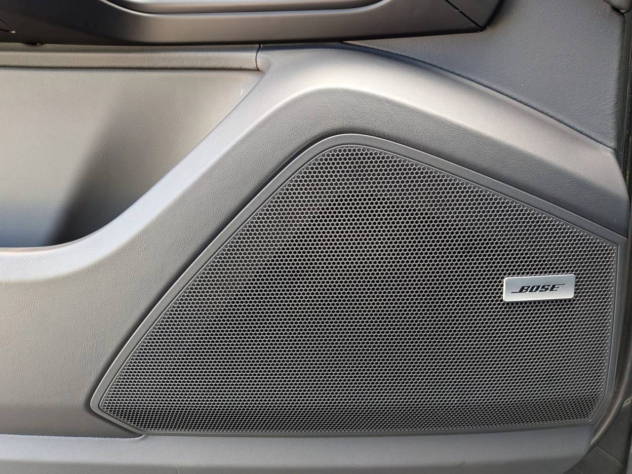 2025 Porsche Cayenne Coupe Base photo 14