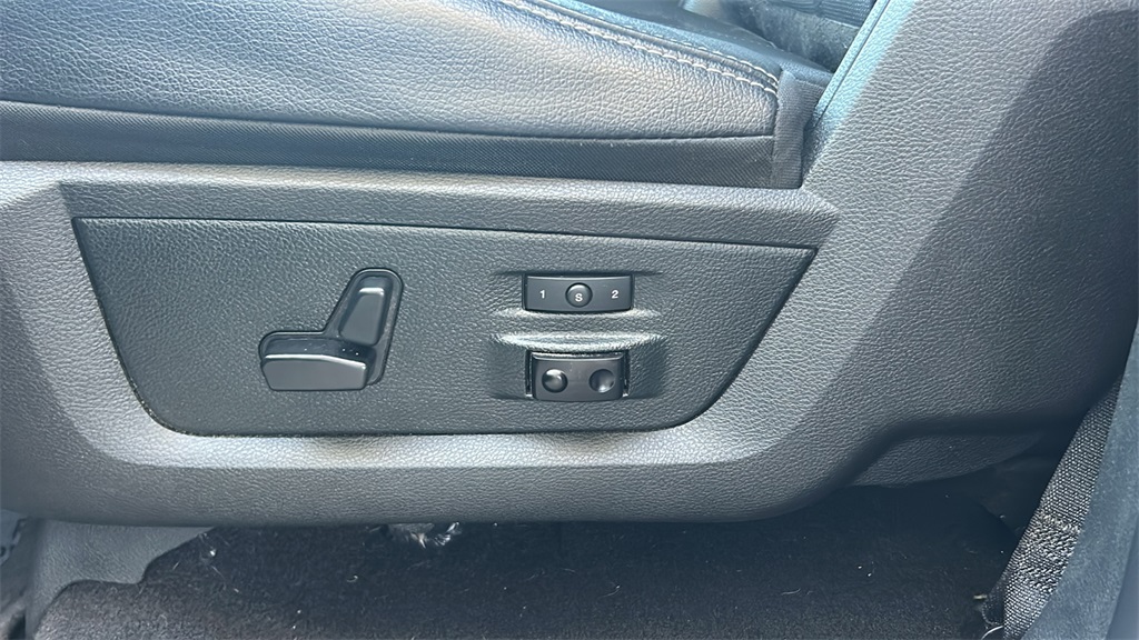 2018 Ram 1500 Laramie photo 18
