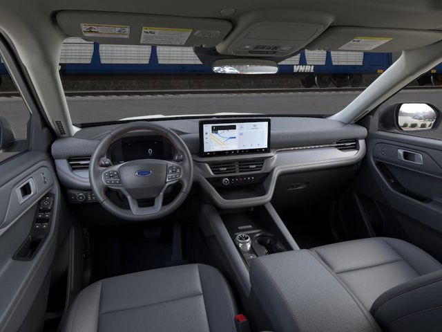 2025 Ford Explorer photo 9