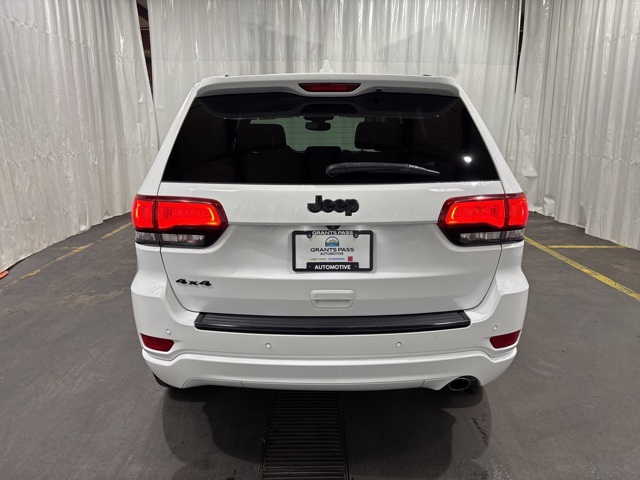 2018 Jeep Grand Cherokee Altitude photo 3