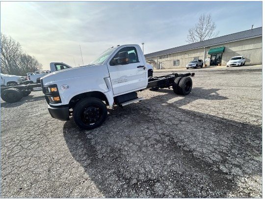 2024 Chevrolet Silverado 5500HD Work Truck photo 4
