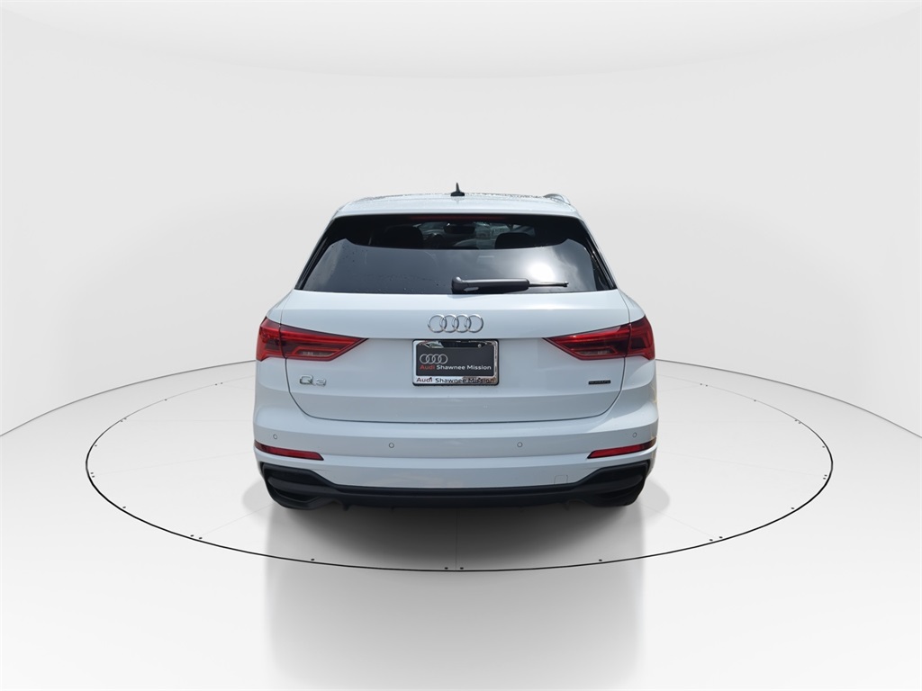 2025 Audi Q3 S line Premium photo 4