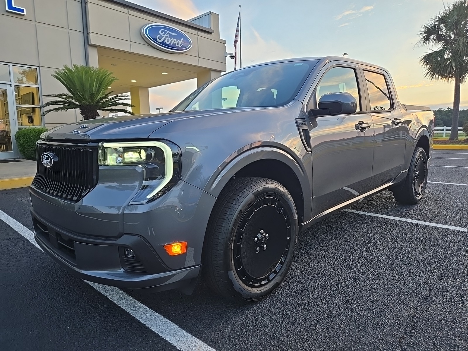 New 2025 Carbonized Gray Metallic Ford Lobo™ image 1