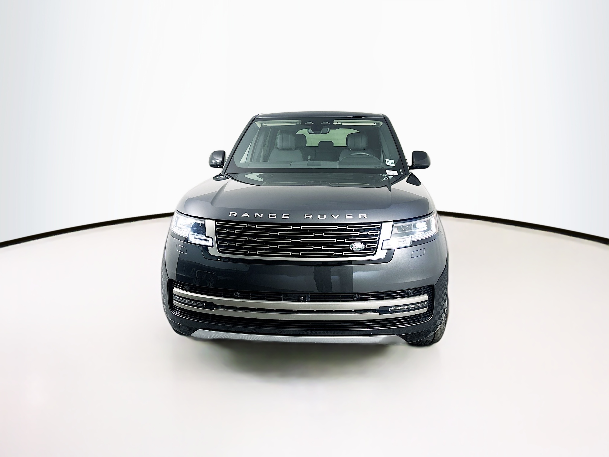 2024 Land Rover Range Rover SE photo 2