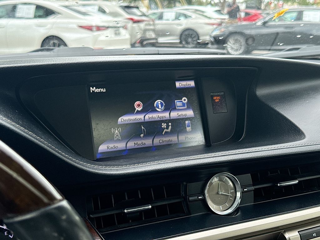 2014 Lexus ES 350 photo 25
