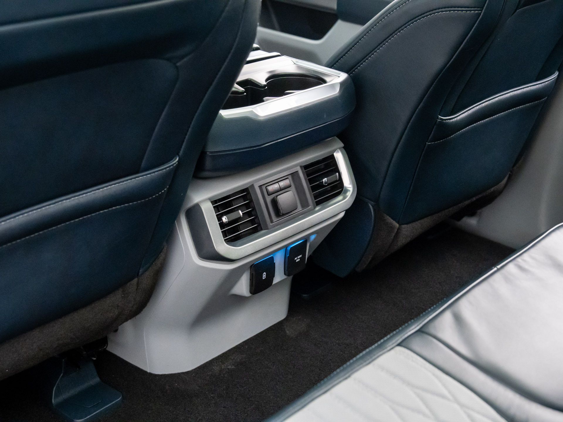 2022 Ford F-150 Limited photo 17