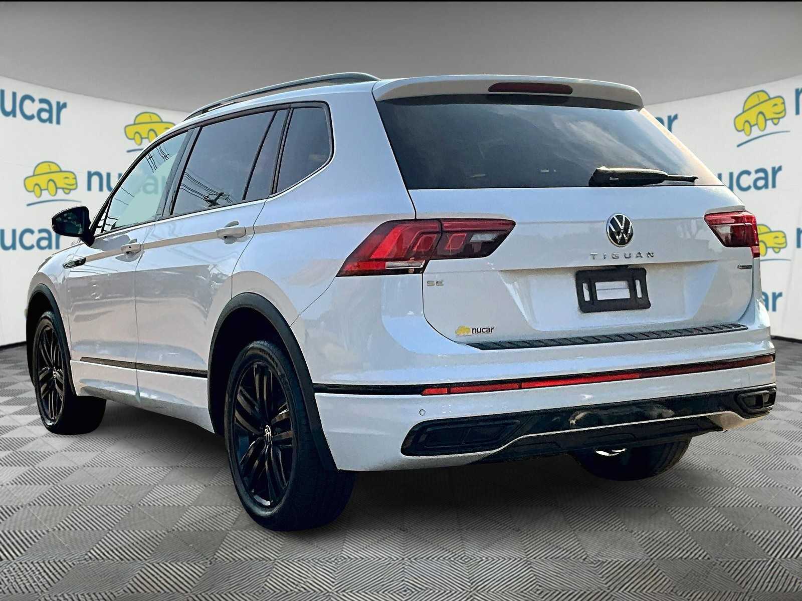 2022 Volkswagen Tiguan SE R-Line Black photo 4