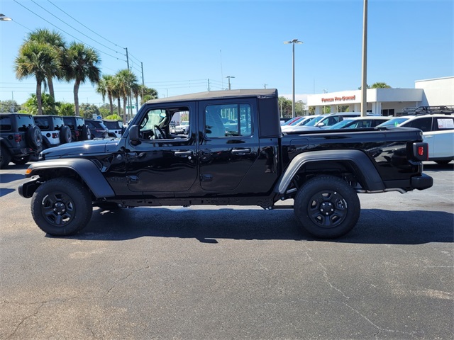 2025 Jeep Gladiator Sport photo 4