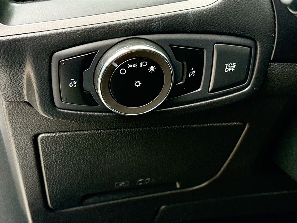 2023 Ford Edge SEL photo 10