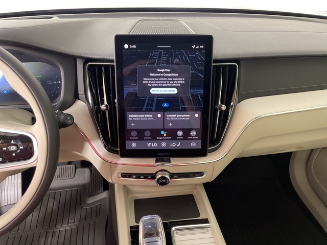2026 Volvo XC60 Hybrid T8 photo 26
