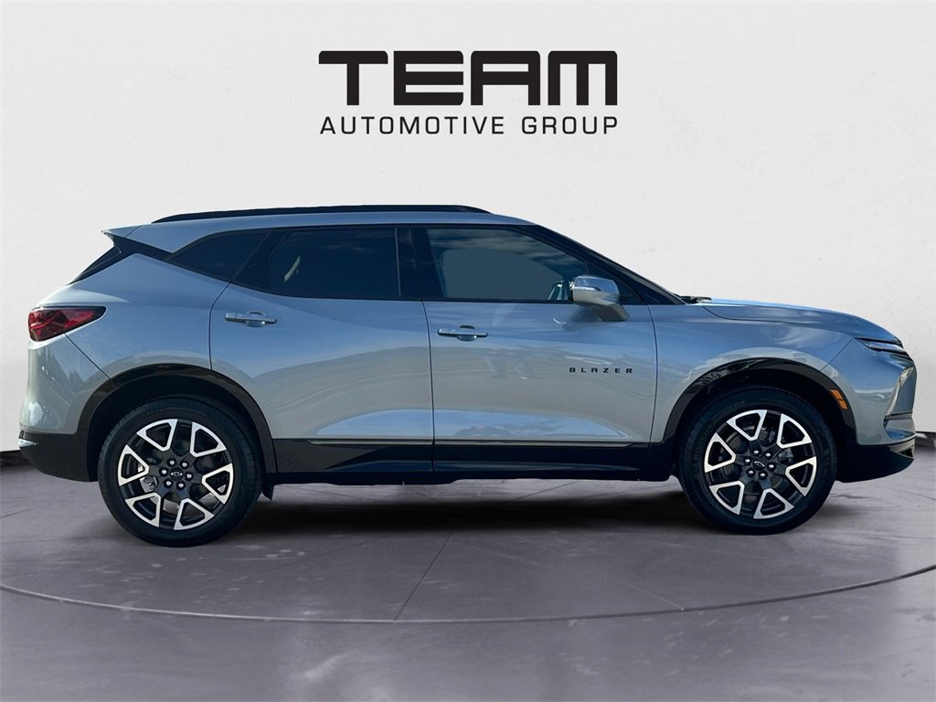 2025 Chevrolet Blazer RS photo 8