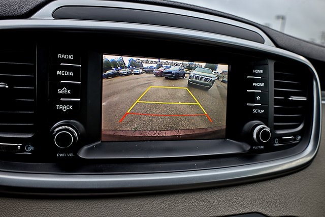 2019 Kia Sorento LX photo 2