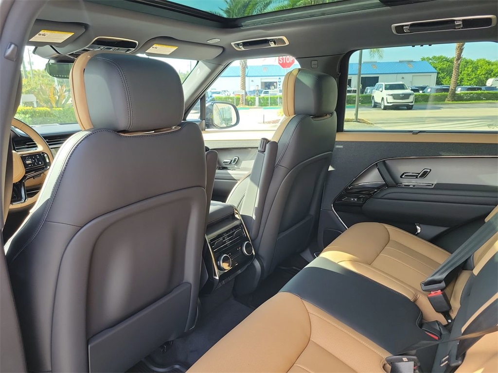 2025 Land Rover Range Rover Sport SE photo 15