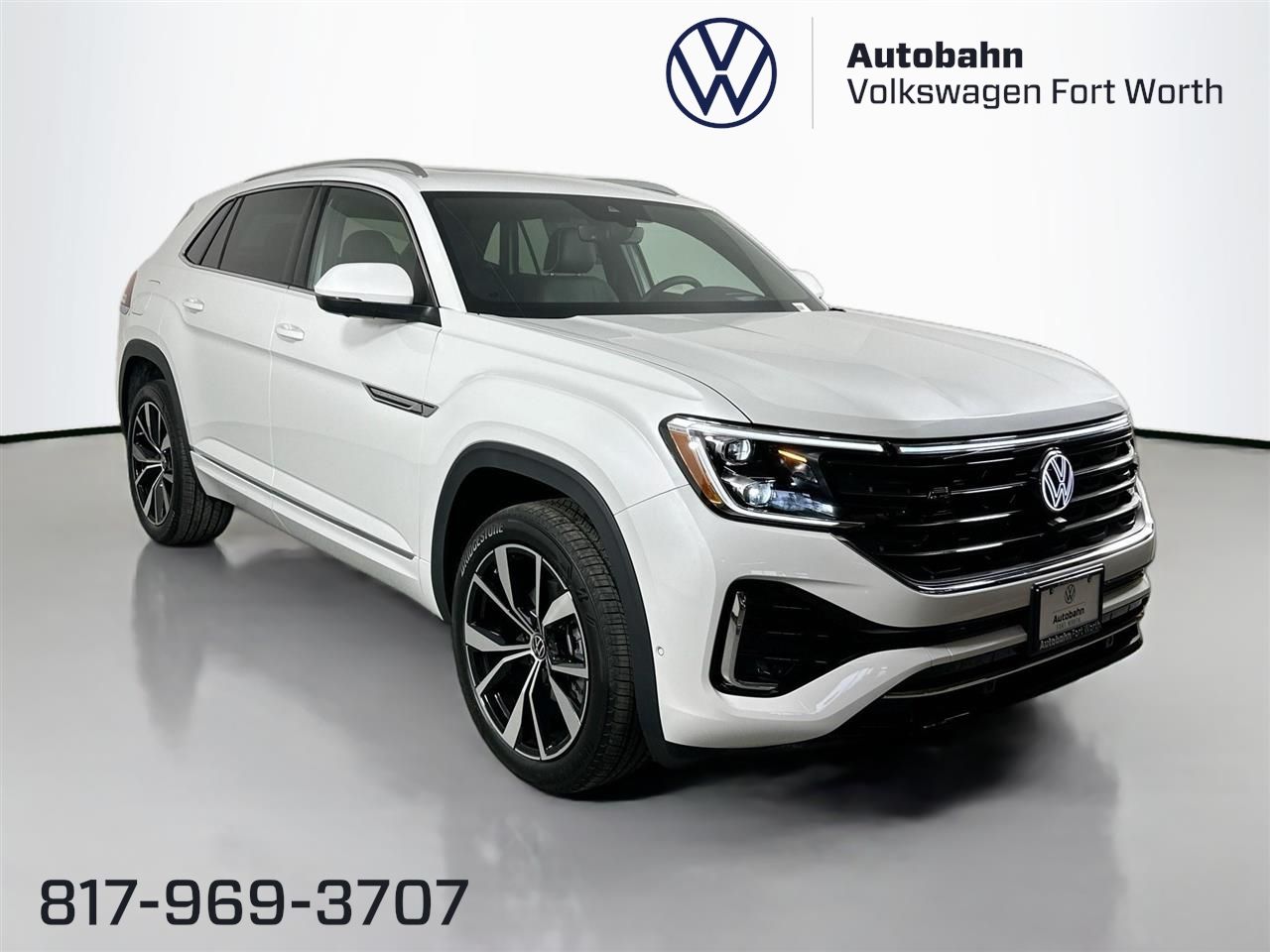 2025 Volkswagen Atlas Cross Sport SEL Premium R-LINE's photo