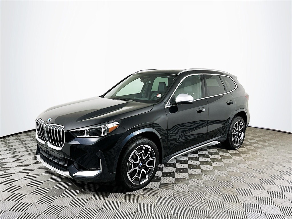 2024 BMW X1 28i's photo