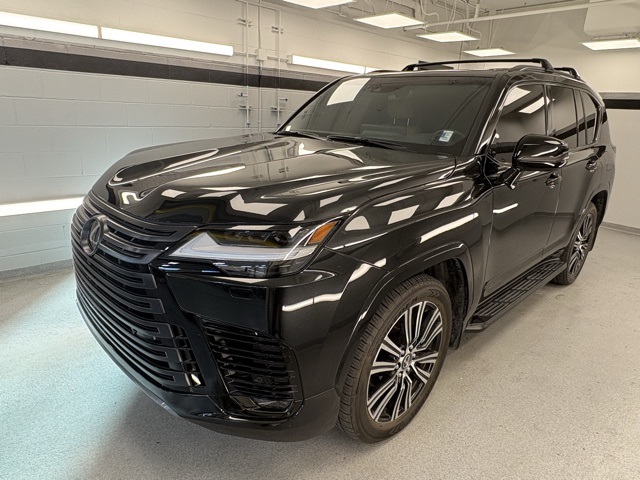 2024 Lexus LX Luxury's photo