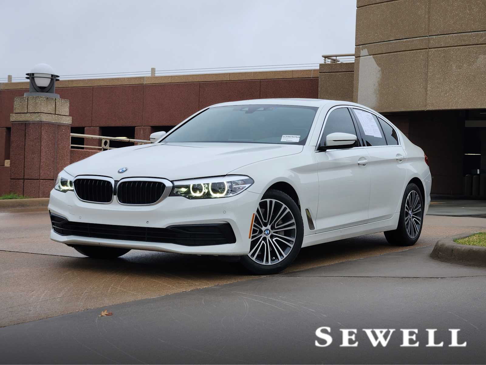 2019 BMW 5 Series 530i's photo