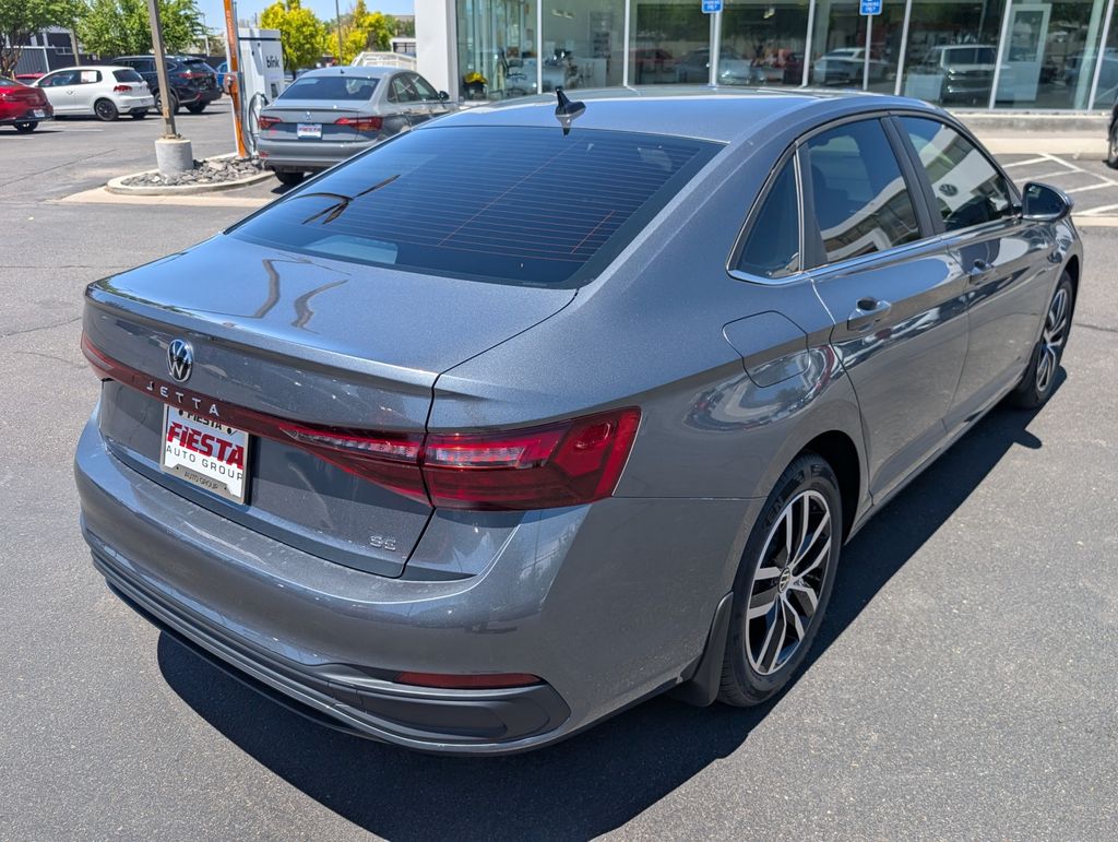 2025 Volkswagen Jetta 1.5T SE photo 4
