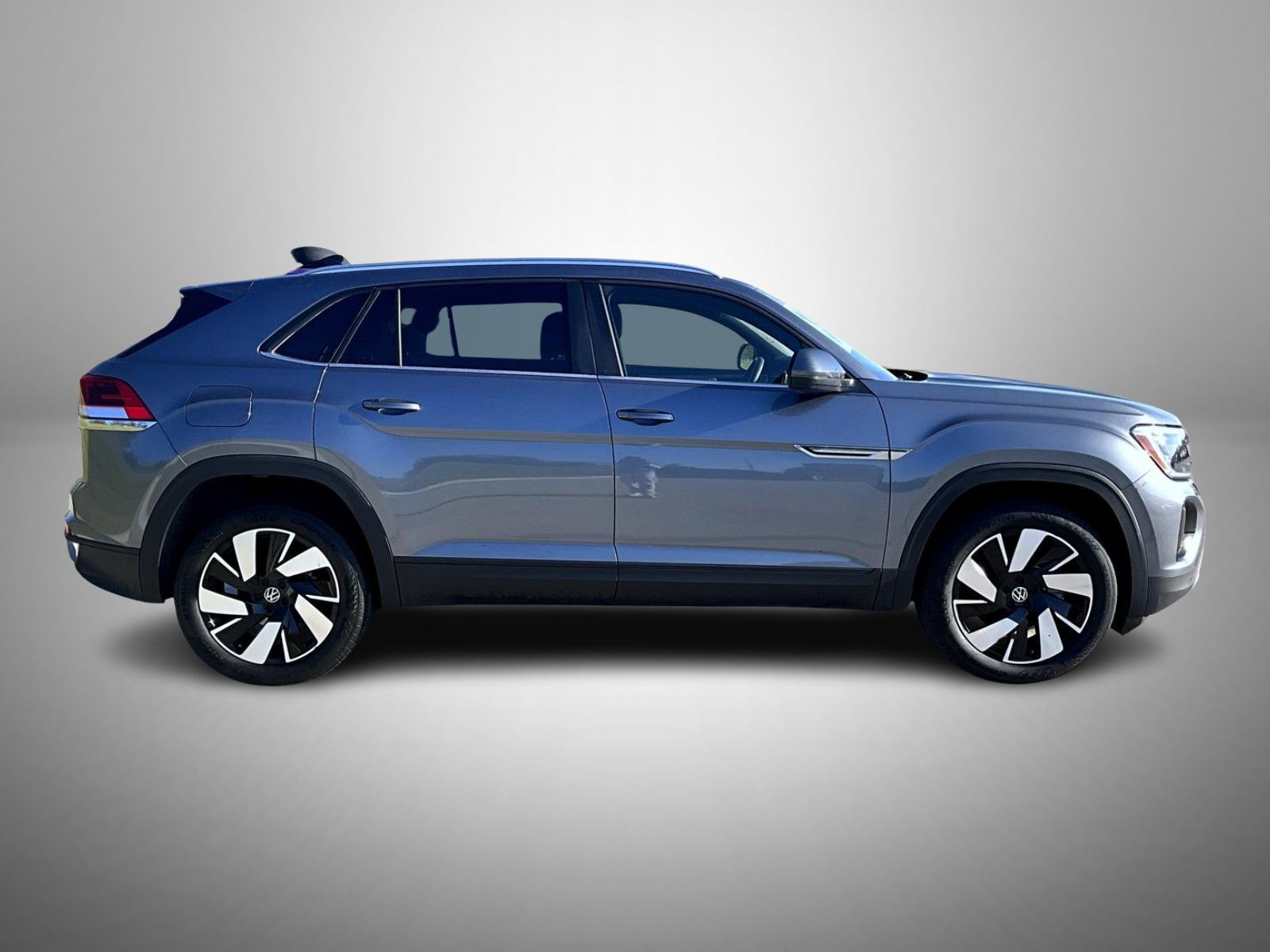 2024 Volkswagen Atlas Cross Sport SE Technology photo 2