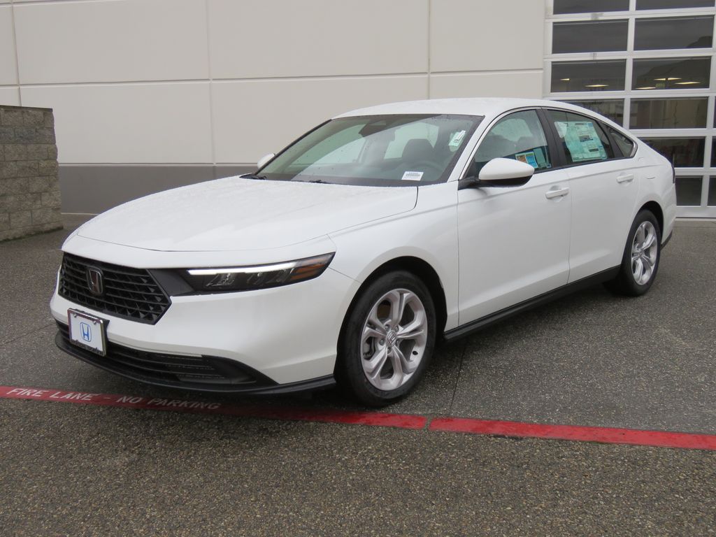 2025 Honda Accord LX's photo