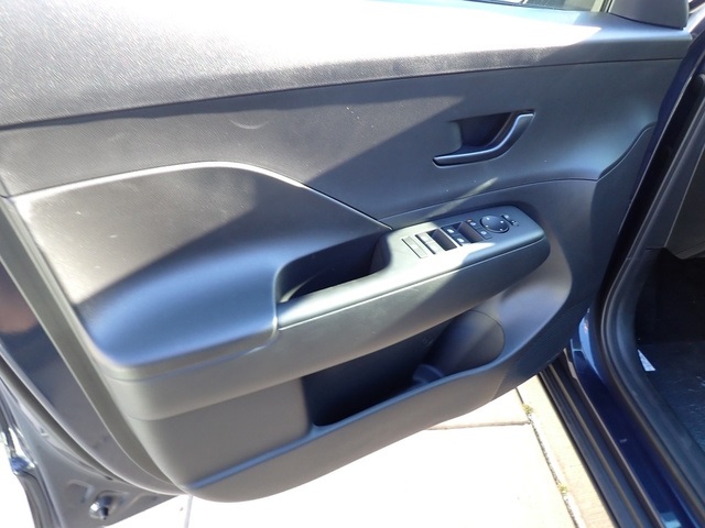 2026 Hyundai Kona SEL photo 13