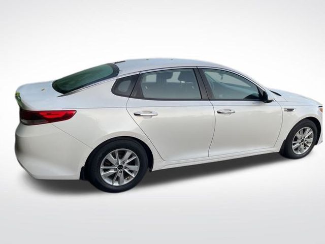 2016 Kia Optima LX photo 3